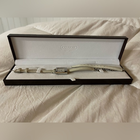 Coach Watch - Picture 2 of 5